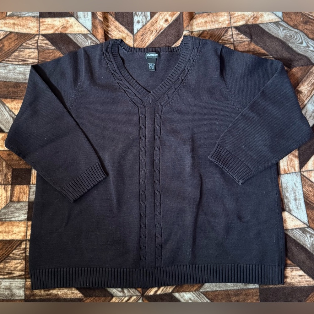 Avenue Women's Classic Black V-Neck Sweater